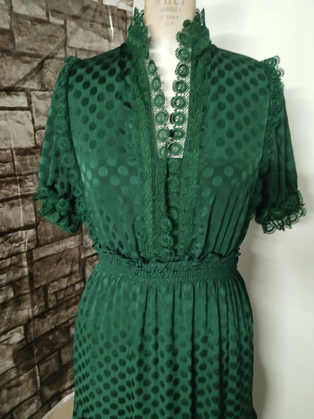 Max Studio Emerald Green Textured Maxi Dress with Lace Trim - Picture 9 of 9